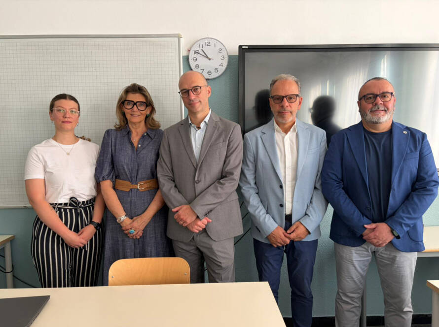 Dalla formazione ai cantieri veri gli allievi E.S.S.E.G. riqualificano le aule dell'Istituto Montale - ESSEG